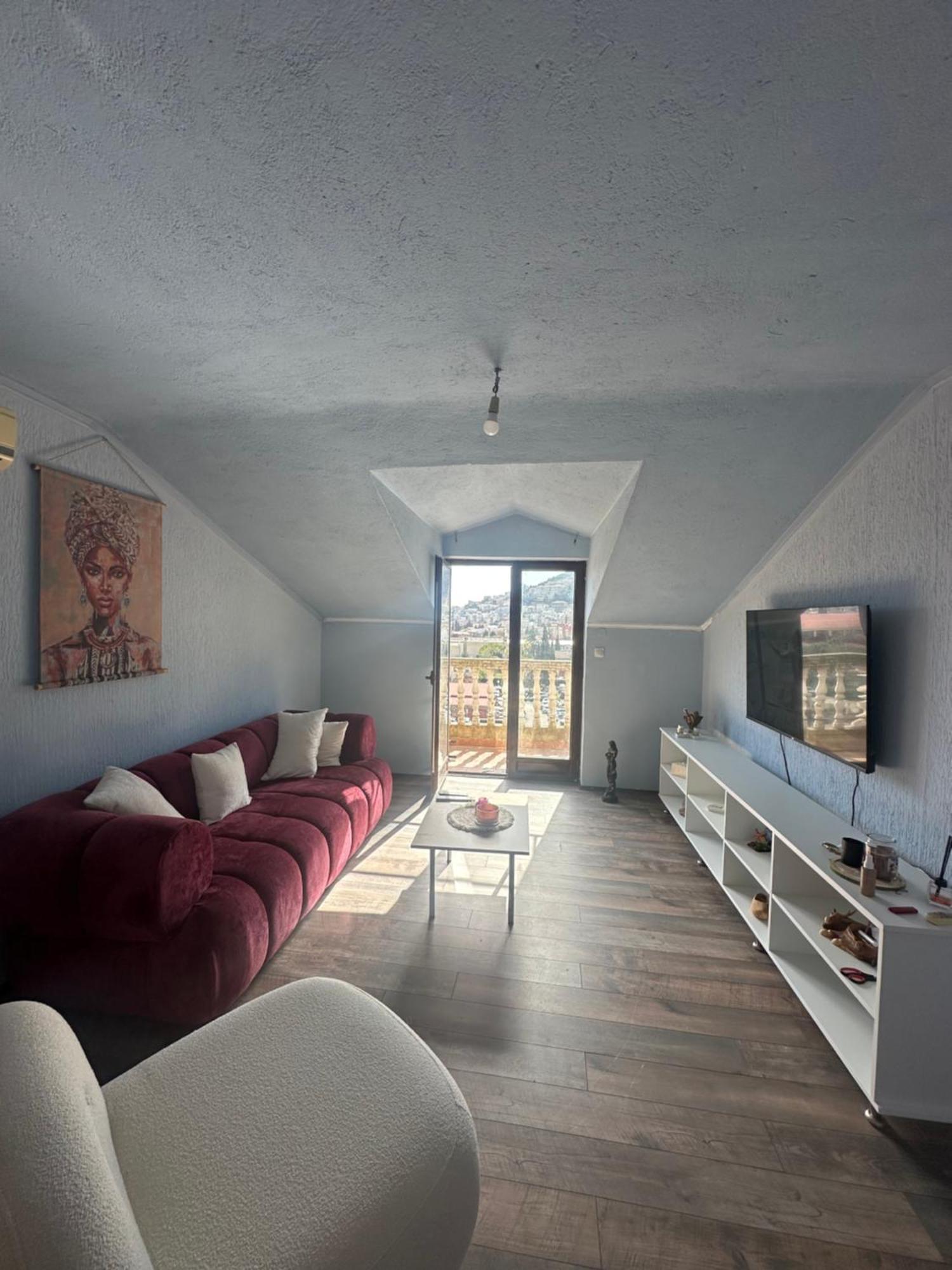 Apartment Hhh